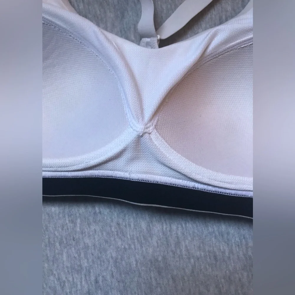 Victorias Secret Sports Bra White Victoria Sport Lightweight Wireless Size: 34C